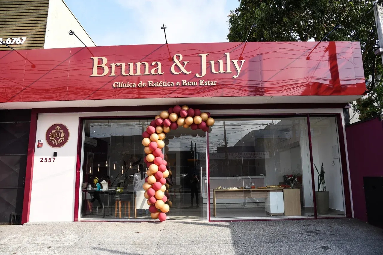 Fachada da Bruna & July em Mogi das Cruzes